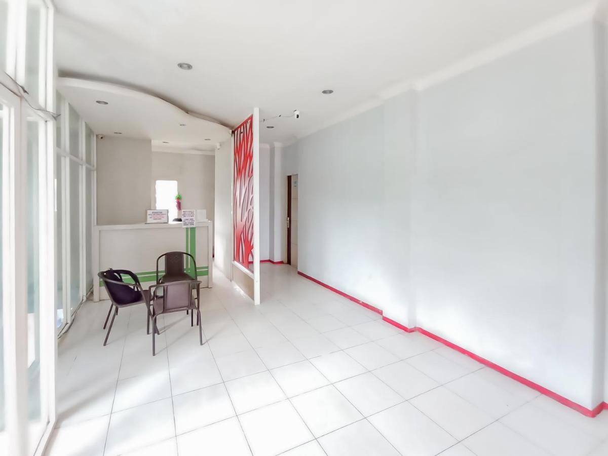 Reddoorz Syariah Near Q-Mall Banjarbaru Martapura  Esterno foto