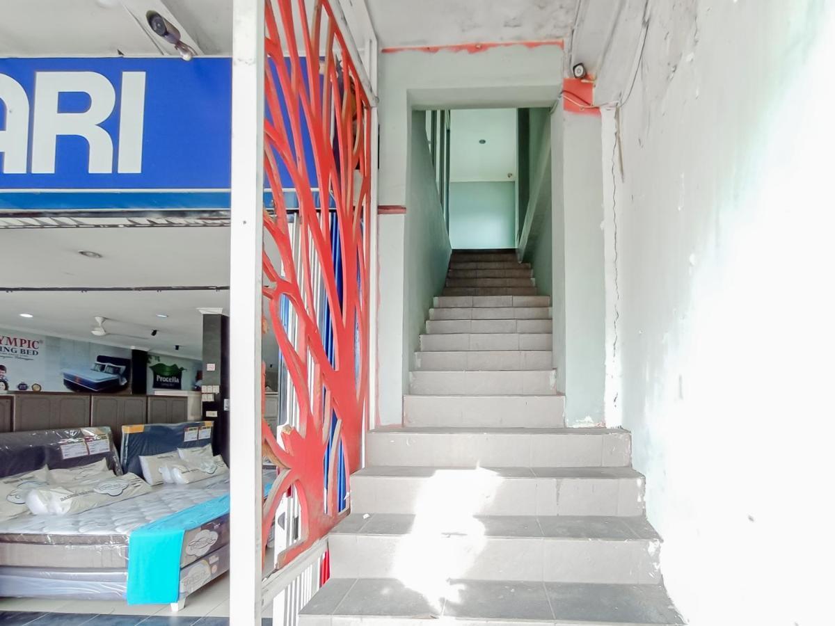 Reddoorz Syariah Near Q-Mall Banjarbaru Martapura  Esterno foto