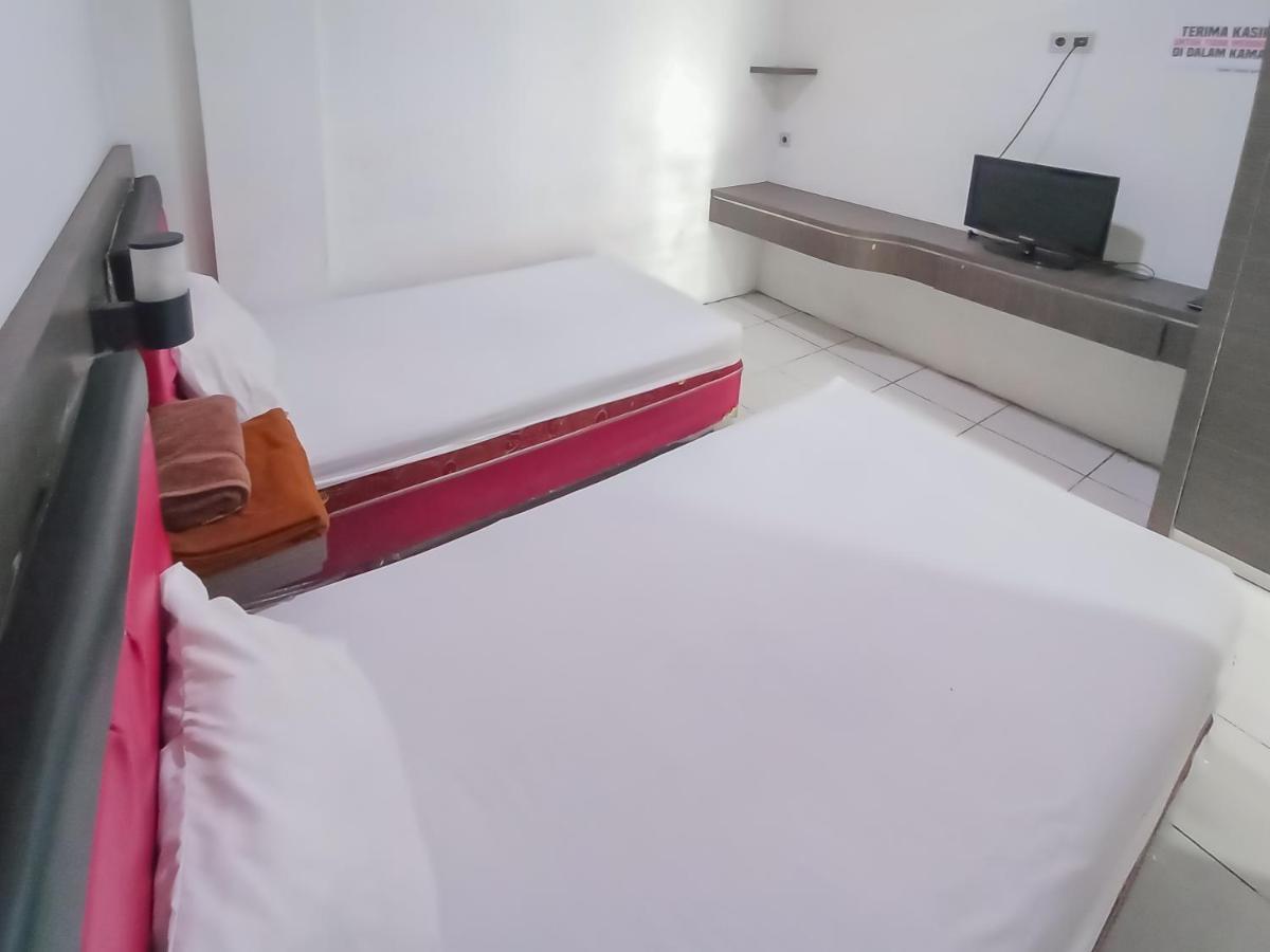 Reddoorz Syariah Near Q-Mall Banjarbaru Martapura  Esterno foto